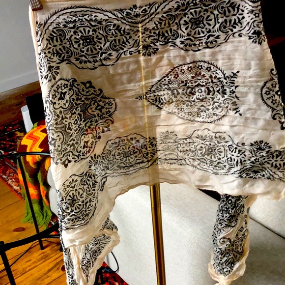 Brazen✨Moroccan Print Scarf - Picture 1 of 4